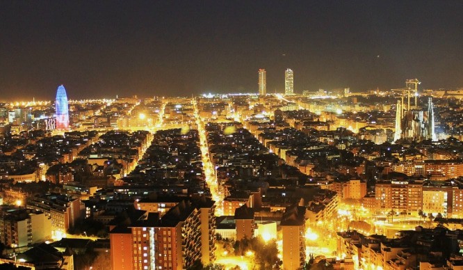 vista-aerea-barcelona-nocturna-02