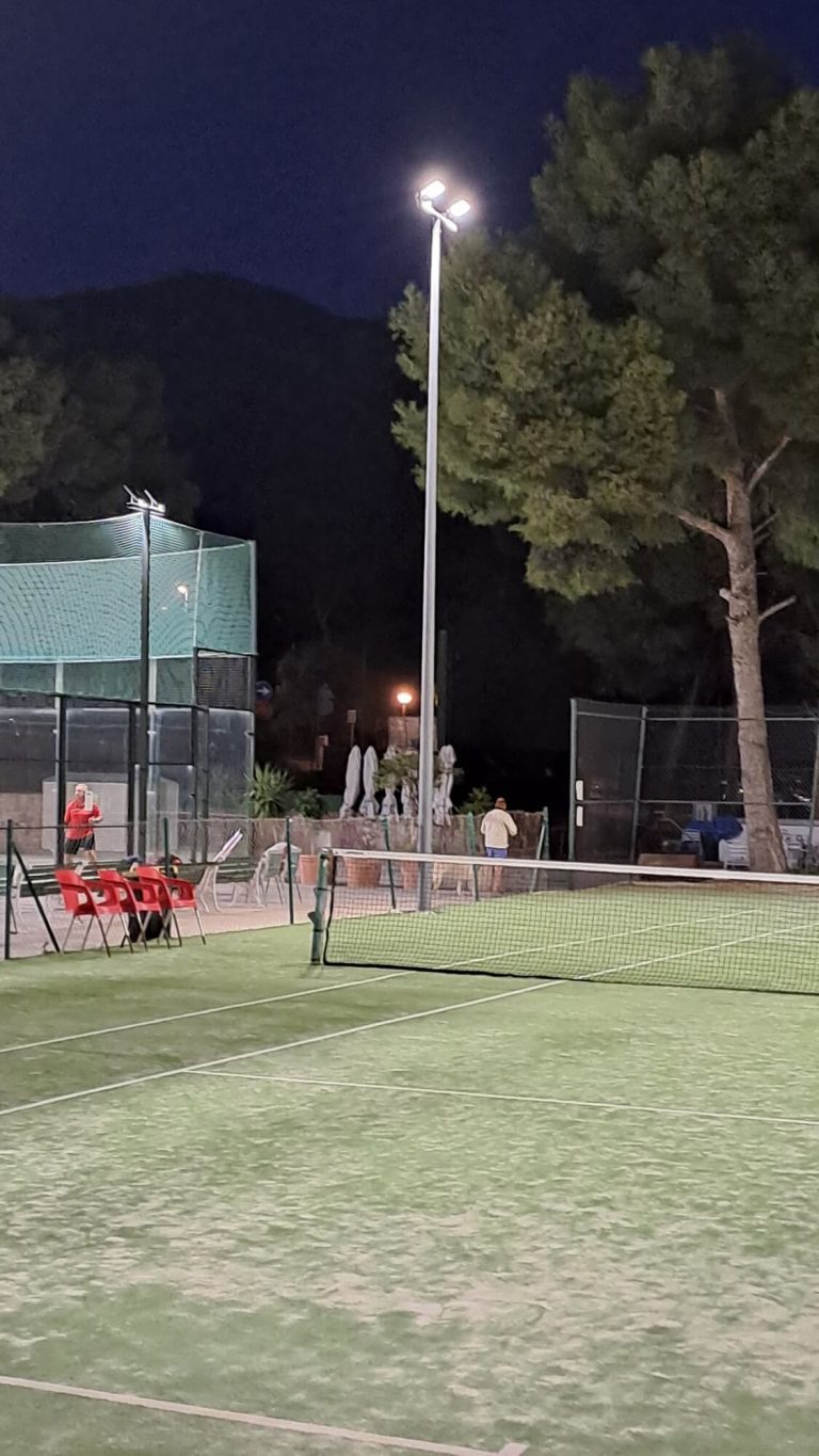 proyecto-iluminacion-deportiva-pistas-tenis-padel-club-esportiu-garraf-10