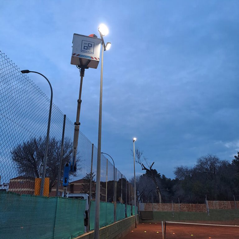 instalacion-iluminacion-pistas-de-tenis-exteriores