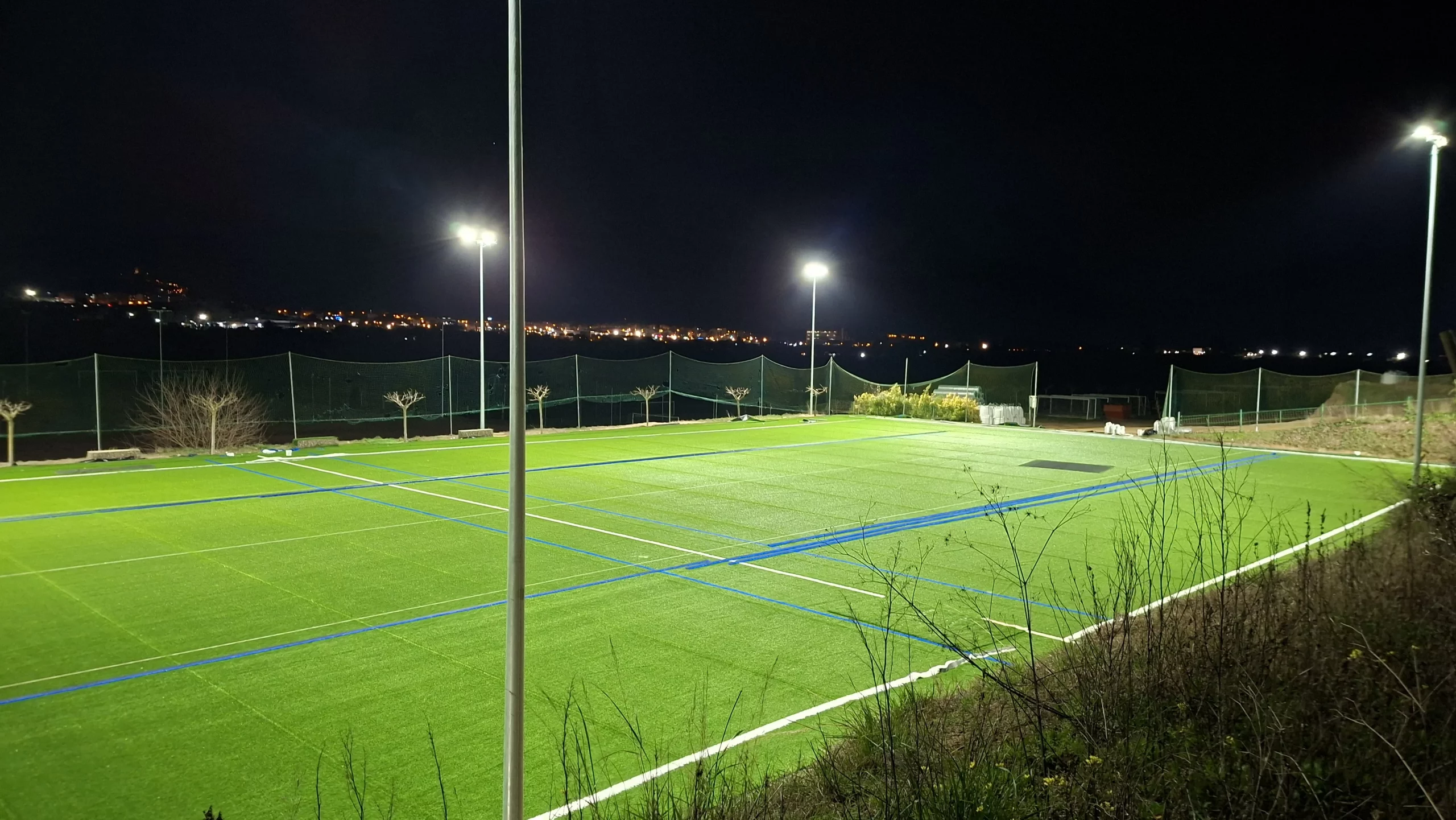 iluminacion para campos de futbol